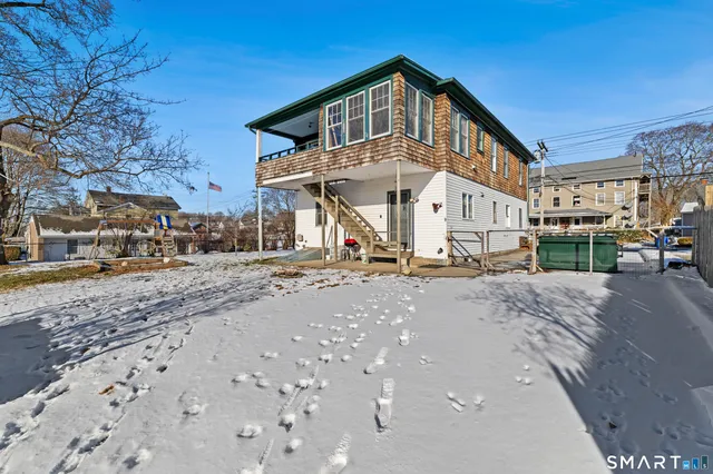 $1,800 | 95 Ashland Street, Jewett City, CT 06351