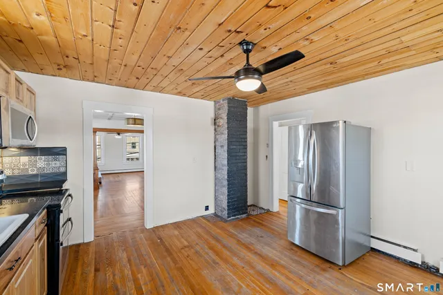 $1,800 | 95 Ashland Street, Jewett City, CT 06351