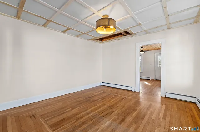 $1,800 | 95 Ashland Street, Jewett City, CT 06351