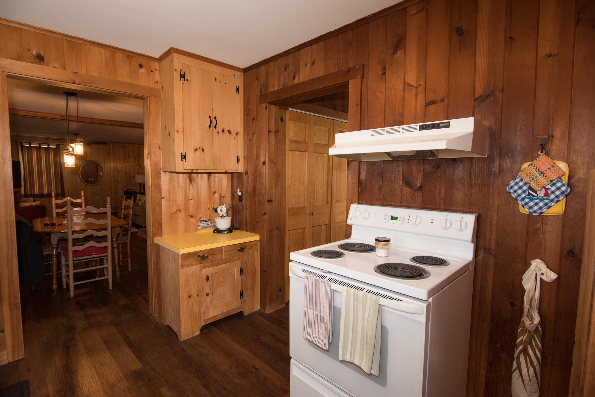 42 Old Mill Road Bristol, ME 04554 - Photo 23 of 65 Electric Stove