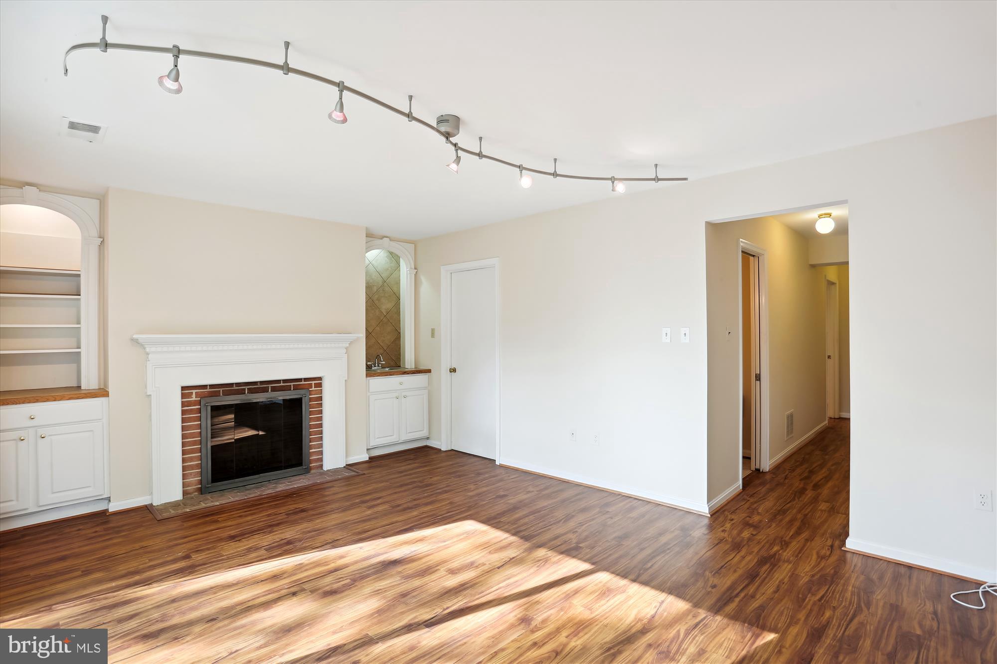 10933 Amherst Avenue, Unit 10 Silver Spring, MD 20902 - Photo 21 of 30 LL Family Room