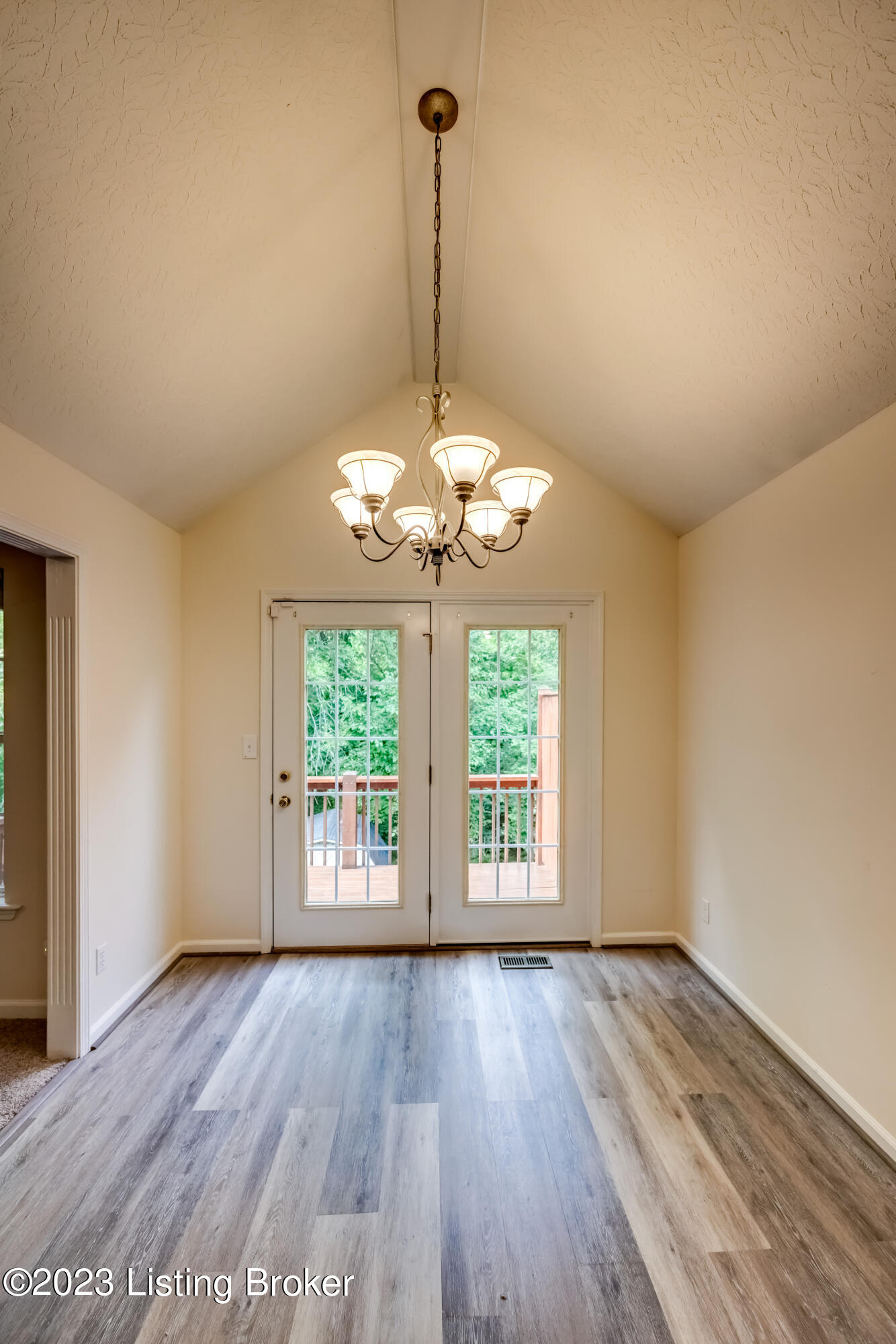 10011 Rimfire Road Louisville, KY 40291 - Photo 39 of 76 2Y0A0267-A