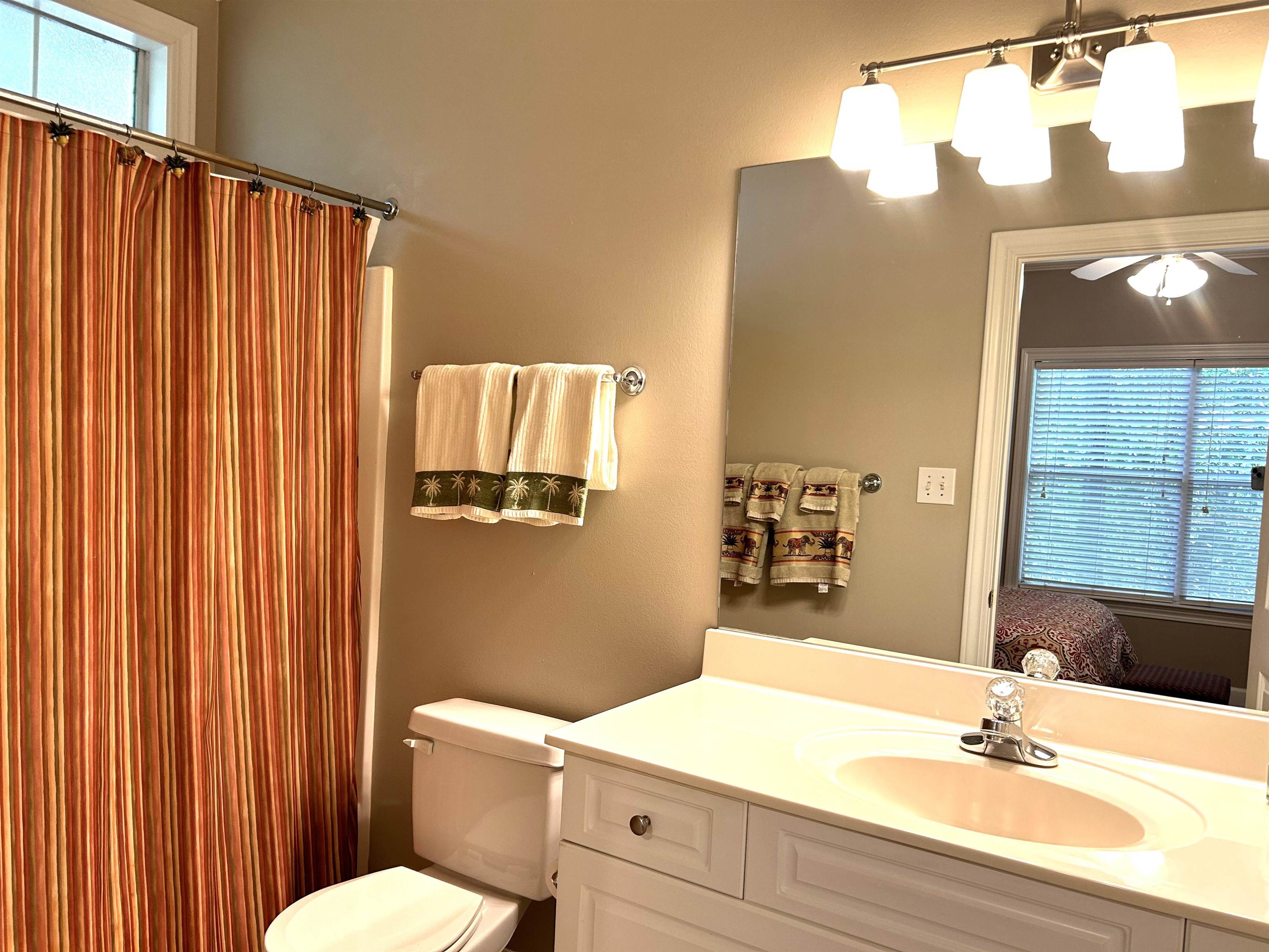 430 West Fort Morgan Road, Unit 404 Gulf Shores, AL 36542 - Photo 19 of 31 Bathroom