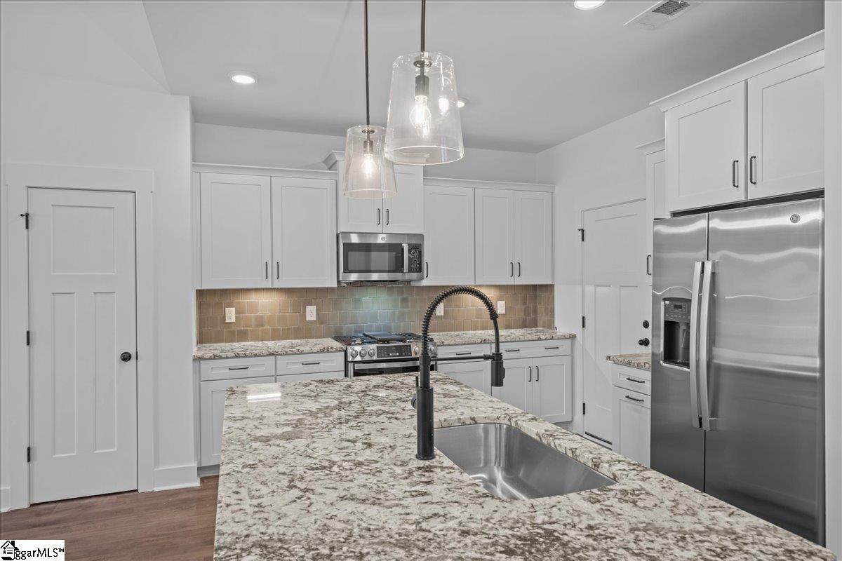 202 Leisure Lane Anderson, SC 29621 - Photo 5 of 38