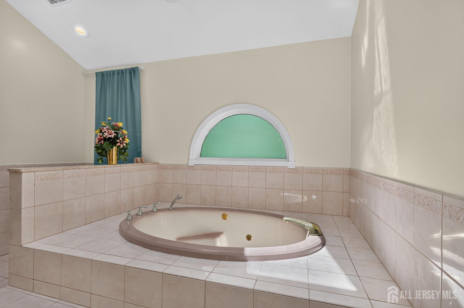 14 Gallo Way Edison, NJ 08820 - Photo 26 of 38