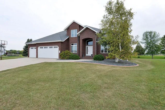 $3,750 | 3516 Westmoor Circle, Moorhead, MN 56560