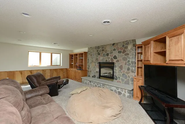$3,750 | 3516 Westmoor Circle, Moorhead, MN 56560