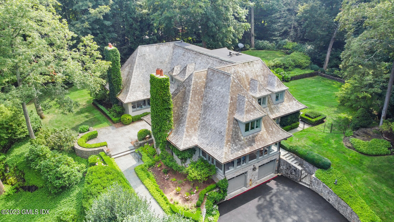 101 Perkins Road Greenwich, CT 06830 - Photo 37 of 41 an aerial view of a house