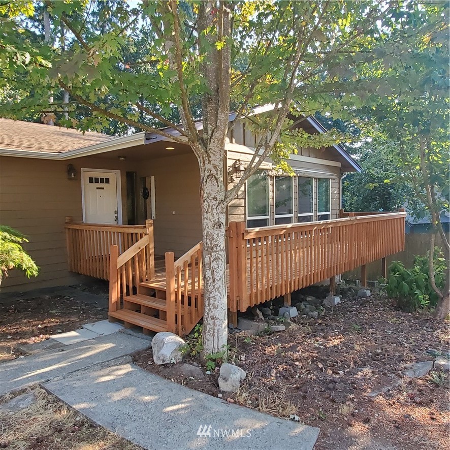 6621 Southeast 4th Place Renton, WA 98059 - Photo 2 of 40 Gallery Image 2