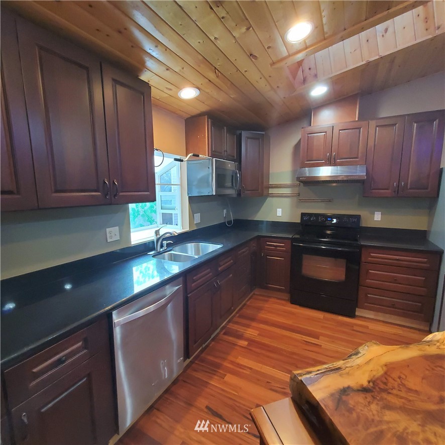6621 Southeast 4th Place Renton, WA 98059 - Photo 14 of 40 Gallery Image 14