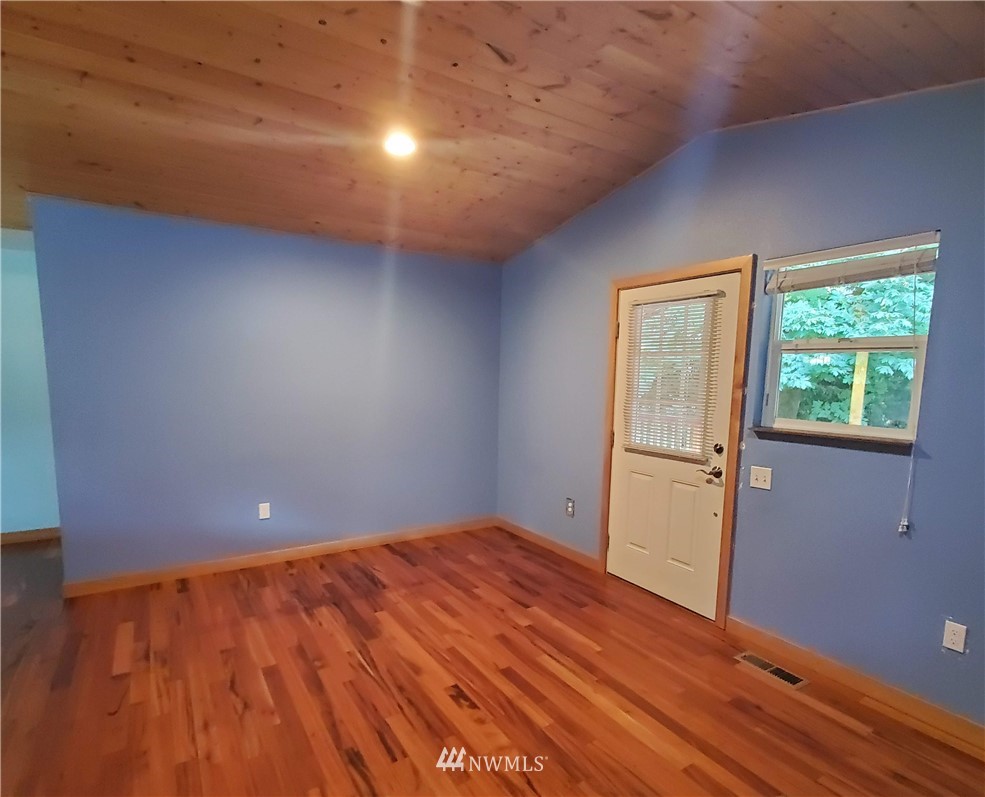 6621 Southeast 4th Place Renton, WA 98059 - Photo 19 of 40 Gallery Image 19