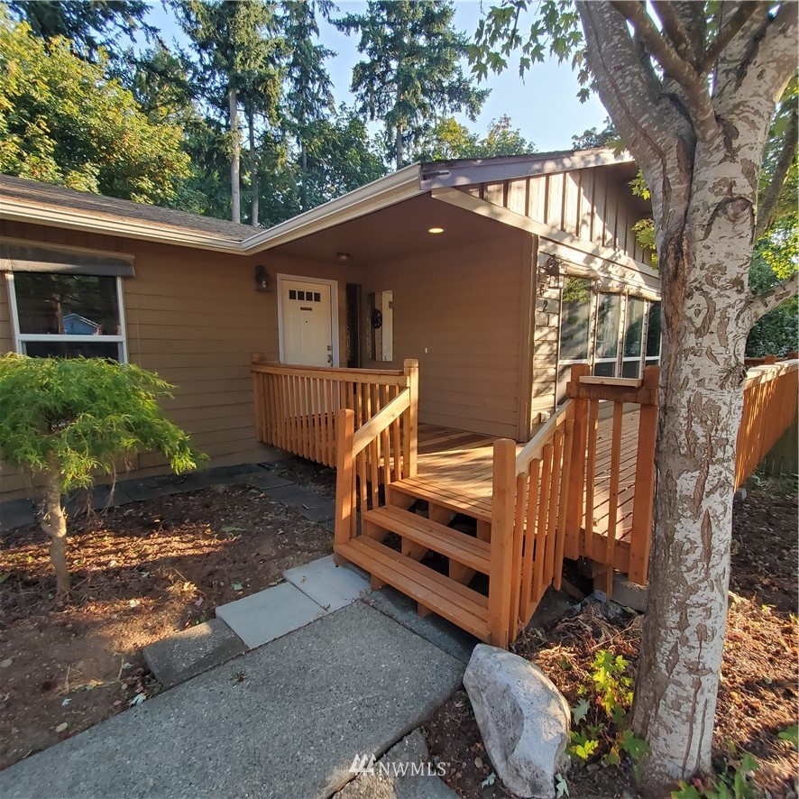 6621 Southeast 4th Place Renton, WA 98059 - Photo 3 of 40 Gallery Image 3