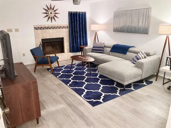 $1,800 | 8400 Jamestown Drive, Unit 212, Austin, TX 78758