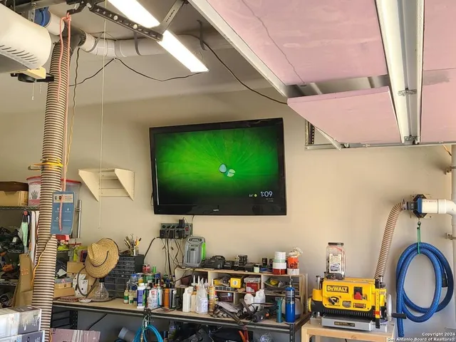 $1,895 | 7130 Pioneer Rock, San Antonio, TX 78253