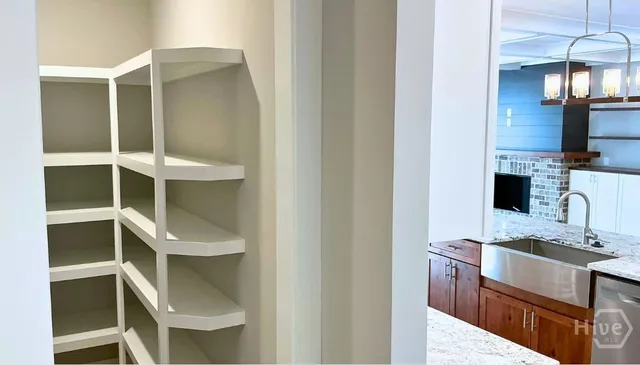 $629,999 | 5432 La Roche Avenue, Savannah, GA 31406