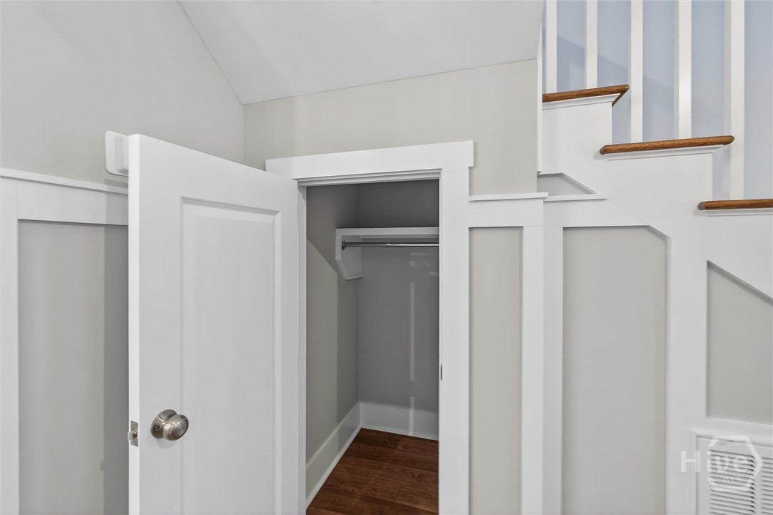 5432 La Roche Avenue Savannah, GA 31406 - Photo 7 of 59