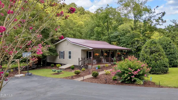 $315,000 | 1830 Bristol Highway, Elizabethton, TN 37643