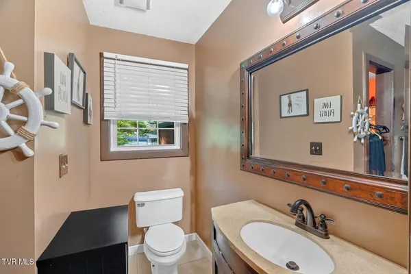 $315,000 | 1830 Bristol Highway, Elizabethton, TN 37643