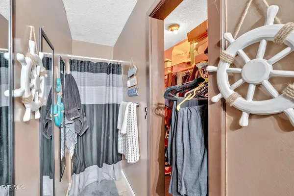 $315,000 | 1830 Bristol Highway, Elizabethton, TN 37643