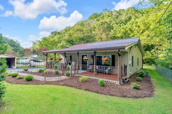 $315,000 | 1830 Bristol Highway, Elizabethton, TN 37643
