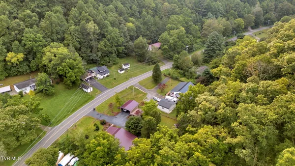 $315,000 | 1830 Bristol Highway, Elizabethton, TN 37643