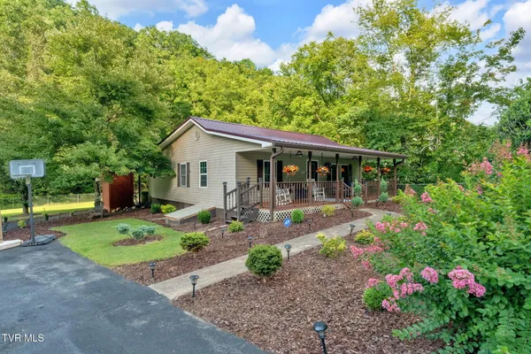 $315,000 | 1830 Bristol Highway, Elizabethton, TN 37643