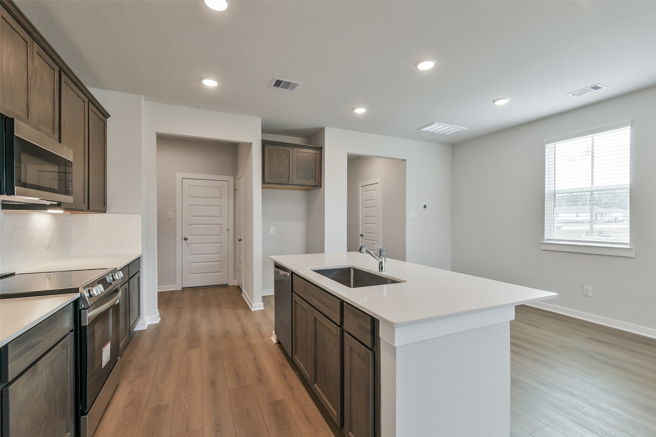 10942 Independence Road Cleveland, TX 77328 - Photo 17 of 48