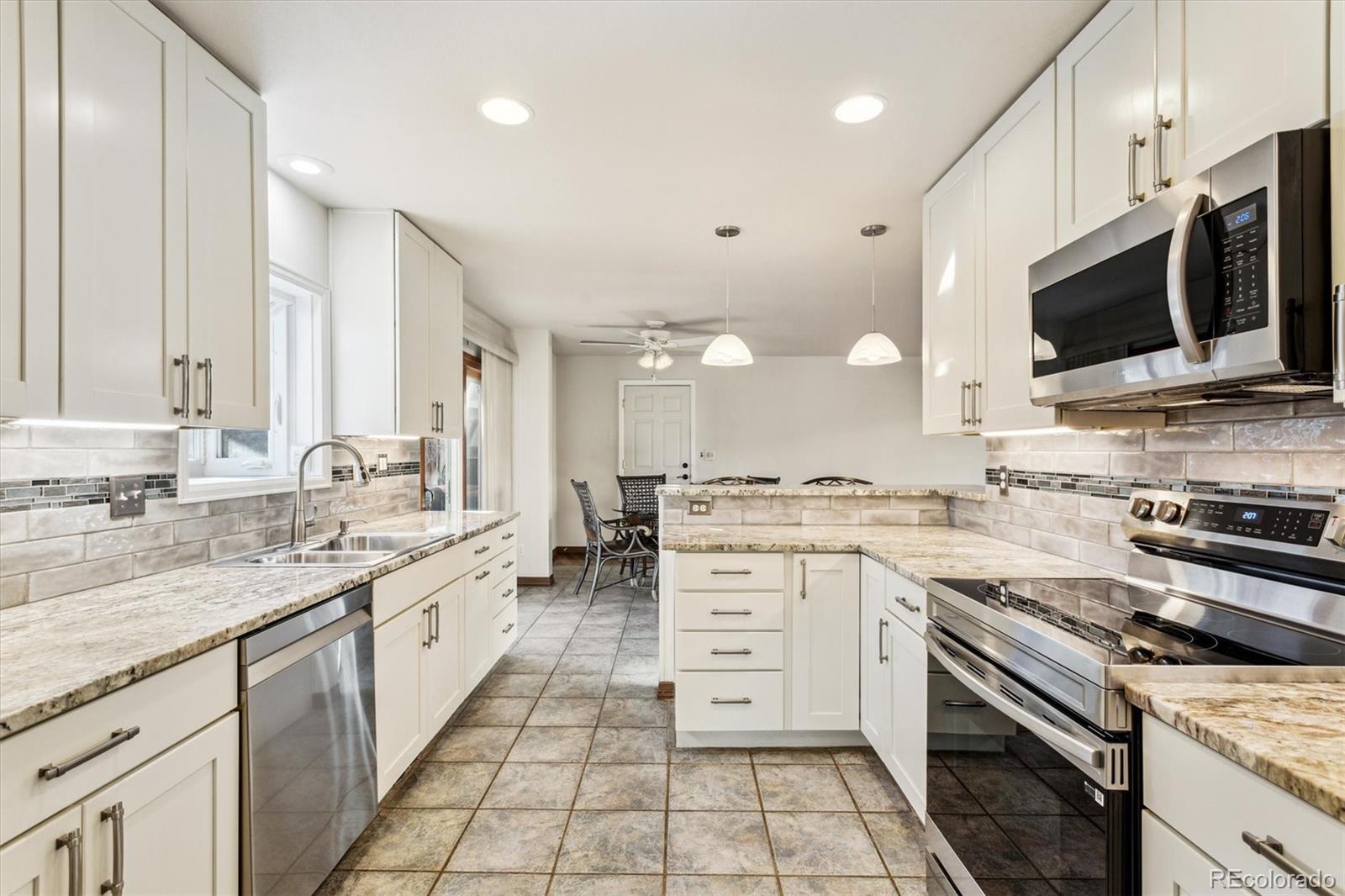 8962 Sunset Ridge Court Highlands Ranch, CO 80126 - Photo 11 of 49 Gallery Image 11