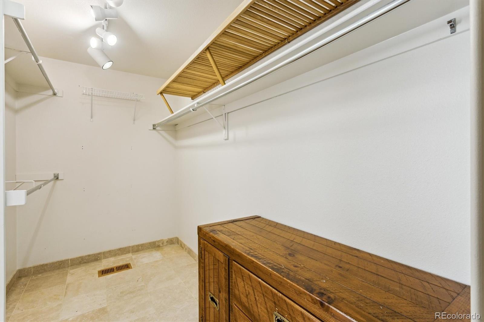 8962 Sunset Ridge Court Highlands Ranch, CO 80126 - Photo 25 of 49 Gallery Image 25