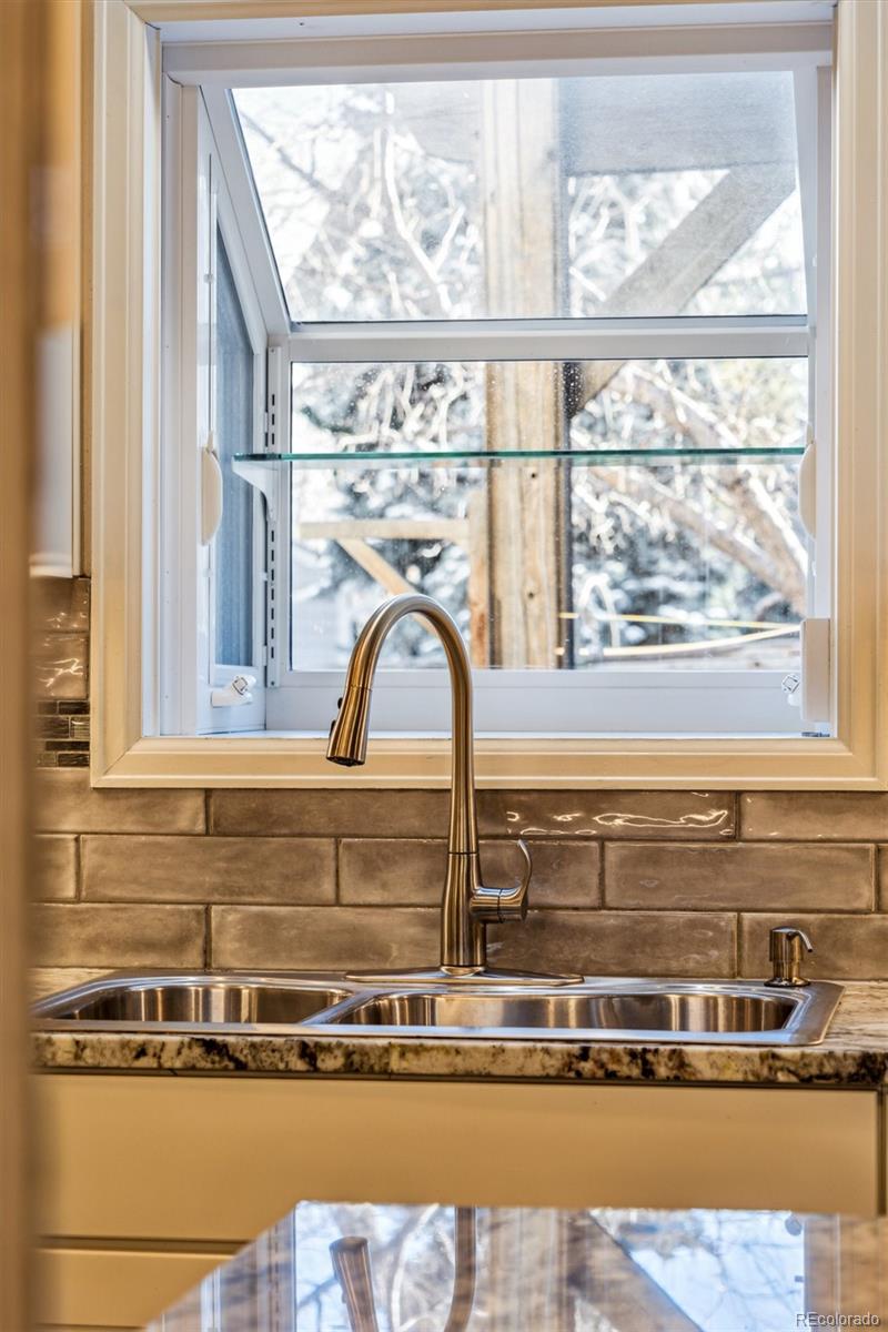 8962 Sunset Ridge Court Highlands Ranch, CO 80126 - Photo 10 of 49 Gallery Image 10