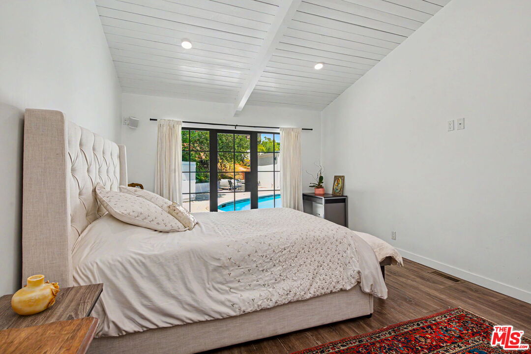 13019 Sky Valley Road Los Angeles, CA 90049 - Photo 30 of 49