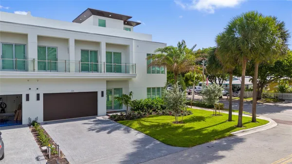 $20,000 | 221 Shore Court, Unit 221, Lauderdale-by-the-Sea, FL 33308