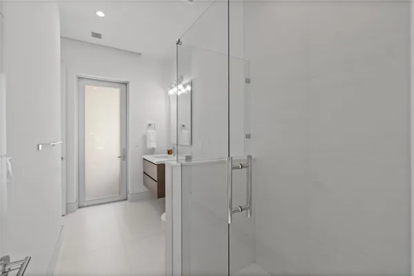 $20,000 | 221 Shore Court, Unit 221, Lauderdale-by-the-Sea, FL 33308