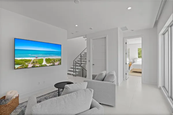 $20,000 | 221 Shore Court, Unit 221, Lauderdale-by-the-Sea, FL 33308