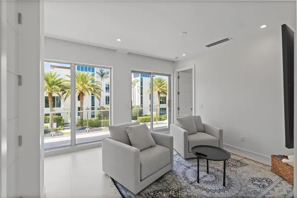 $20,000 | 221 Shore Court, Unit 221, Lauderdale-by-the-Sea, FL 33308