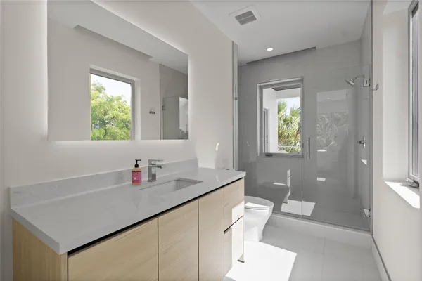 $20,000 | 221 Shore Court, Unit 221, Lauderdale-by-the-Sea, FL 33308