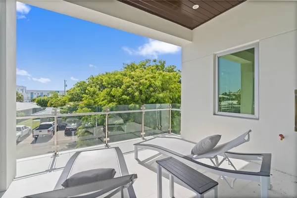 $20,000 | 221 Shore Court, Unit 221, Lauderdale-by-the-Sea, FL 33308