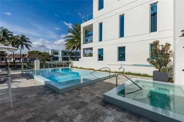 $20,000 | 221 Shore Court, Unit 221, Lauderdale-by-the-Sea, FL 33308