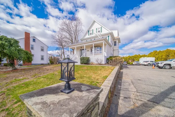 $850,000 | 2919 Pawtucket Avenue, East Providence, RI 02915