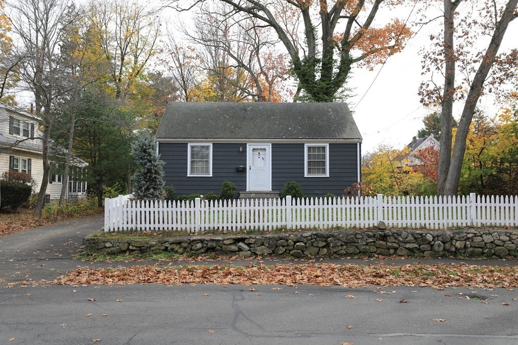 322 Warren Street Needham, MA 02492 - Photo 2 of 16 Gallery Image 2