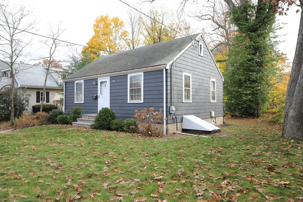 322 Warren Street Needham, MA 02492 - Photo 3 of 16 Gallery Image 3