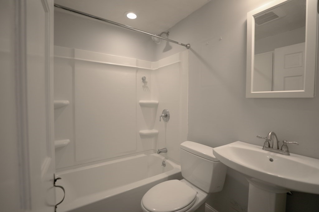 322 Warren Street Needham, MA 02492 - Photo 10 of 16 Gallery Image 10