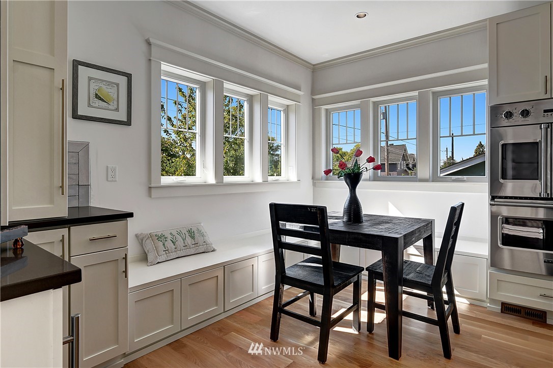 2565 9th Avenue West Seattle, WA 98119 - Photo 11 of 25