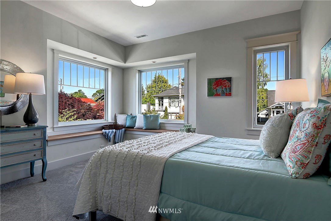 2565 9th Avenue West Seattle, WA 98119 - Photo 13 of 25
