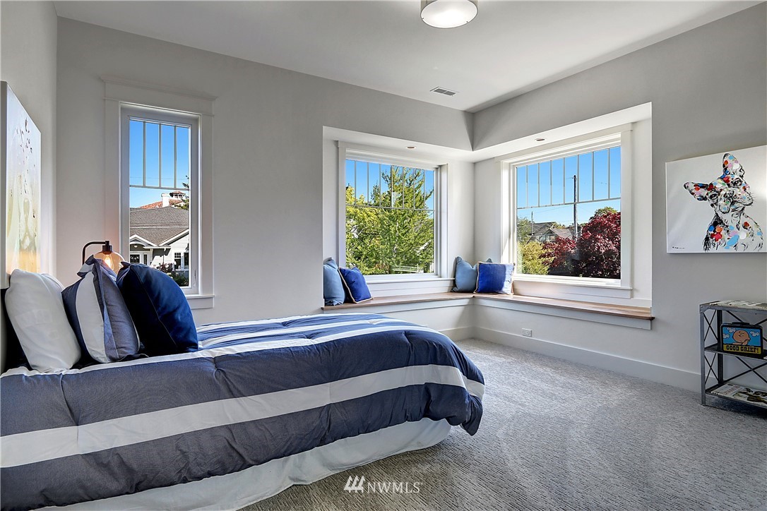 2565 9th Avenue West Seattle, WA 98119 - Photo 17 of 25