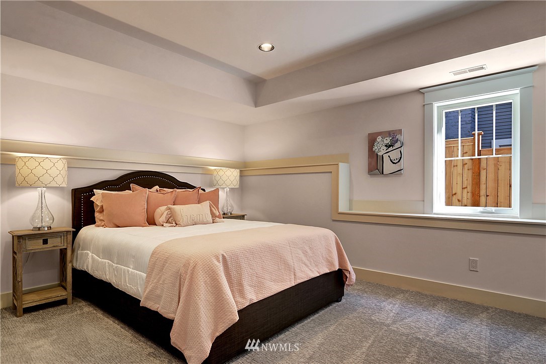 2565 9th Avenue West Seattle, WA 98119 - Photo 23 of 25
