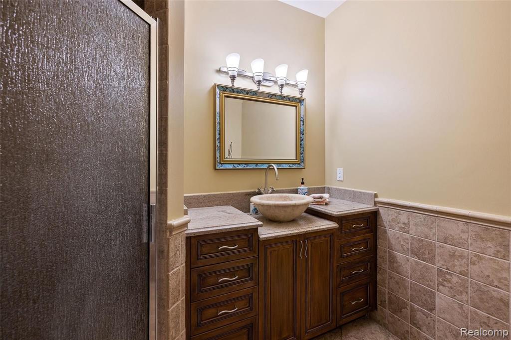62031 Romeo Plank Road Ray, MI 48096 - Photo 27 of 47