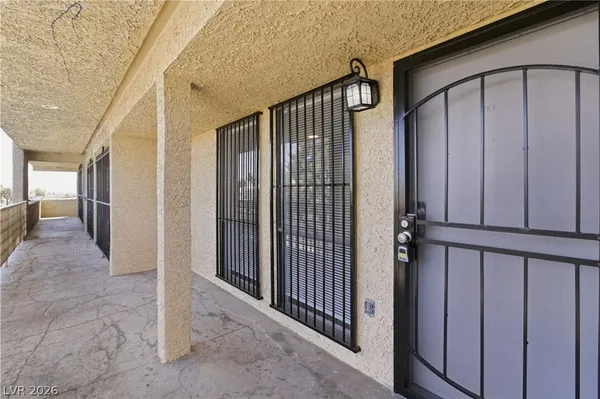 $1,000 | 2221 West Bonanza Road, Unit 28, Las Vegas, NV 89106