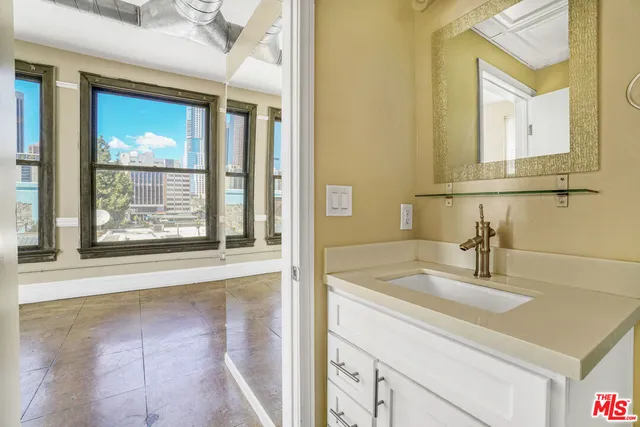 $2,500 | 108 West 2nd Street, Unit 309, Los Angeles, CA 90012