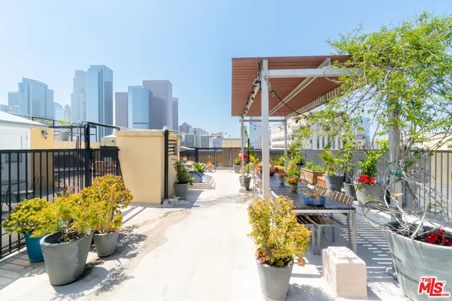 $2,500 | 108 West 2nd Street, Unit 309, Los Angeles, CA 90012